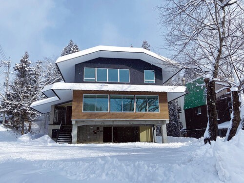 2021 - 2022 Ski Package: Hakuba - Happo Slopeside Apartments