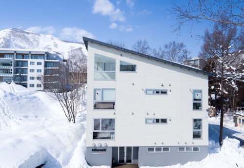 *2022 - 2023 Ski Package: Niseko - Miharashi Apartments
