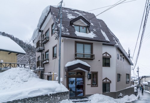 *2022 - 2023 Ski Package: Nozawa Onsen - Lodge Nagano